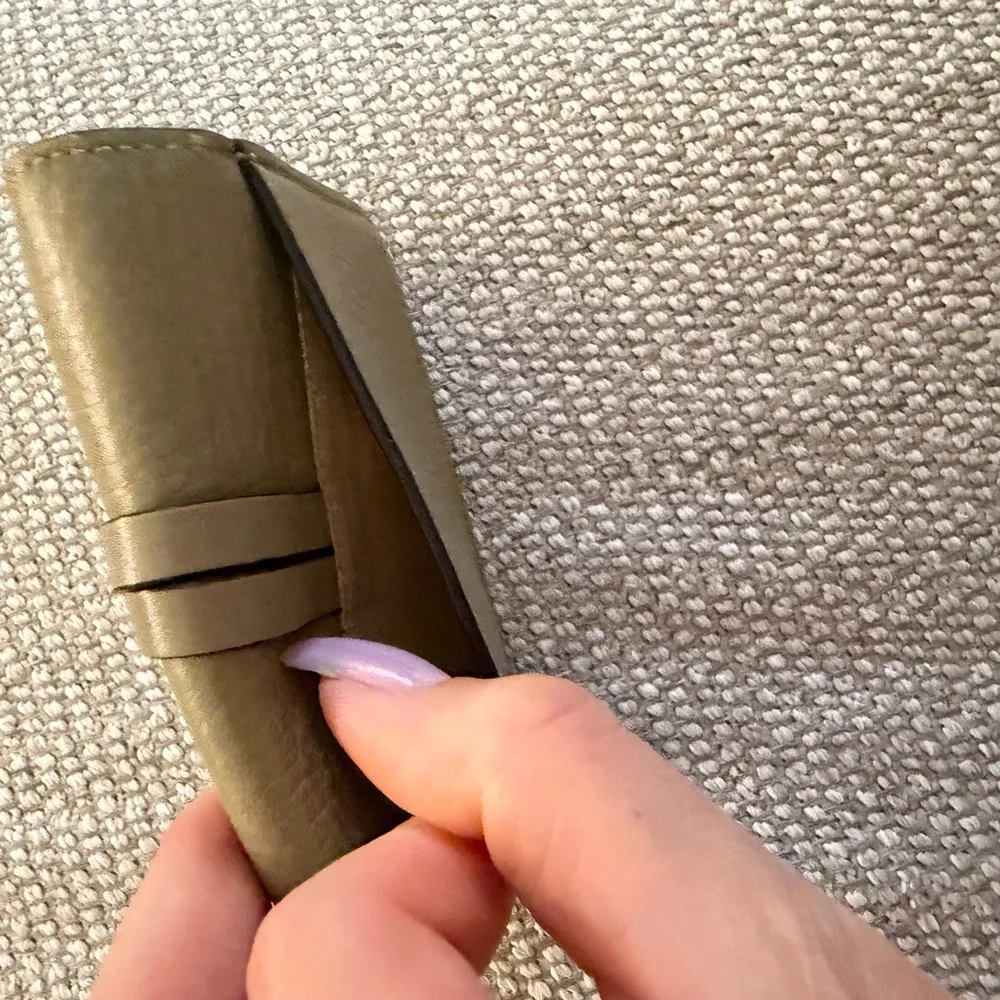 Chloe Olive Leather Wallet with Gold Ring Detail - Picture 7 of 7